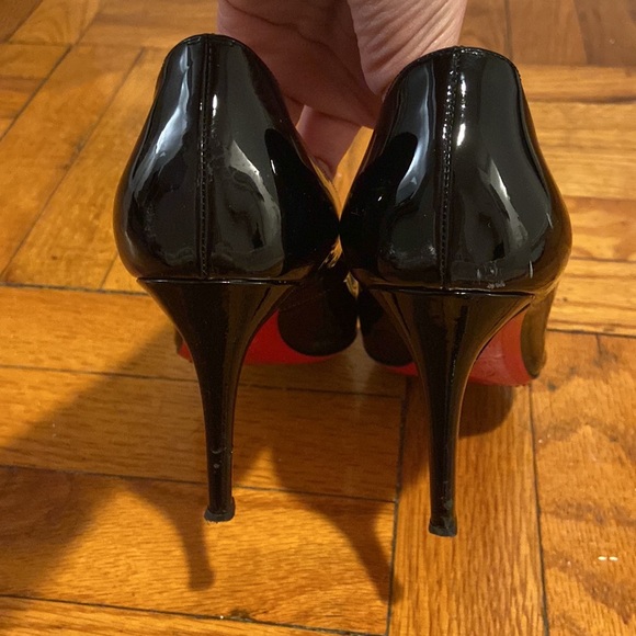 Louboutin pointy toe pump size 8/ 38 - Picture 3 of 12